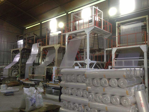 塑料(liào)廠車間